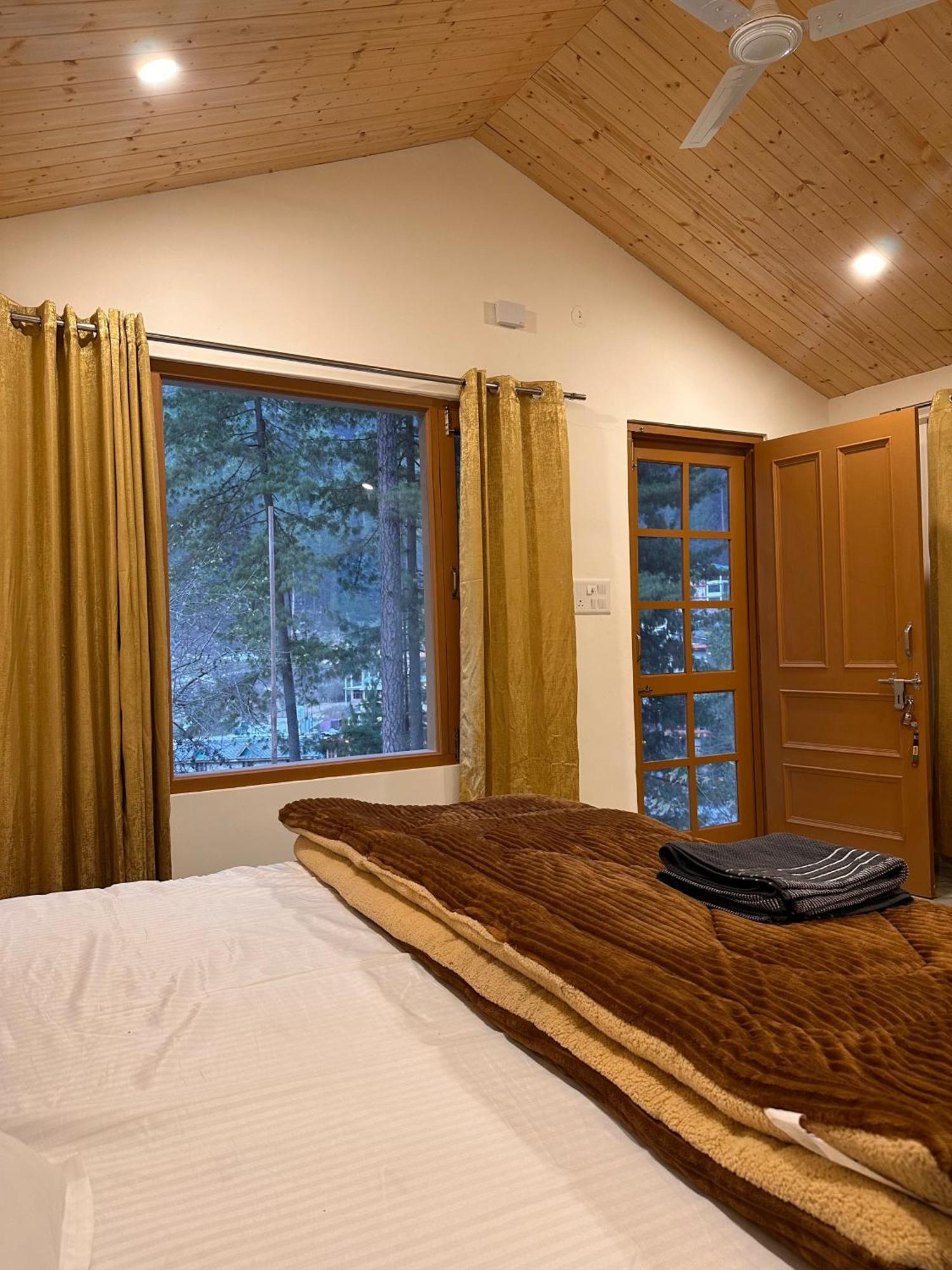Ahava Kasol Riverside Cafe And Cottages エクステリア 写真