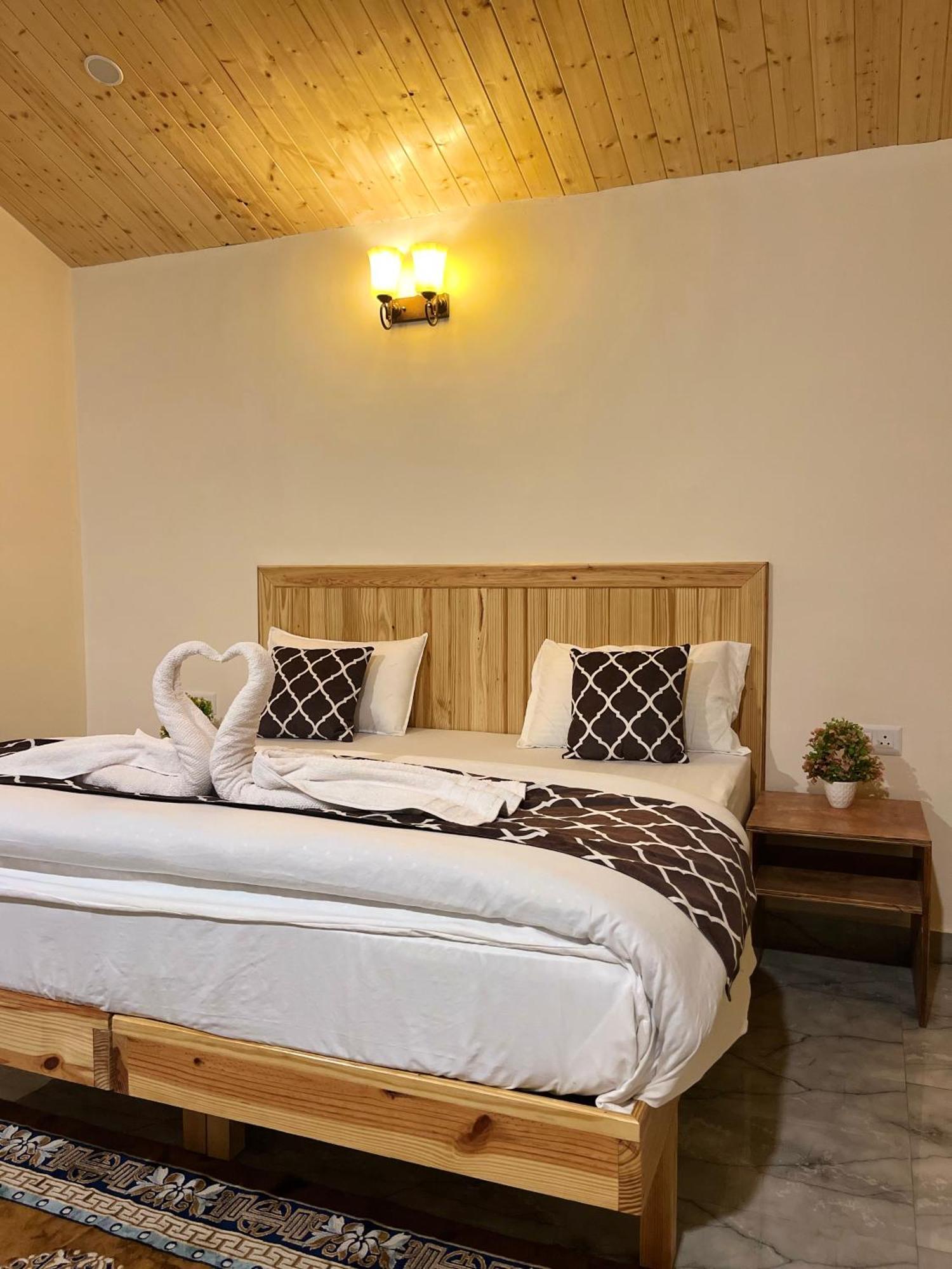 Ahava Kasol Riverside Cafe And Cottages エクステリア 写真